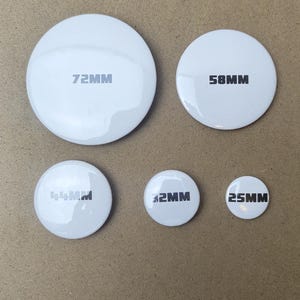 Pines personalizados - Pines con forma de botón - Insignias personalizadas - 25 mm 32 mm 44 mm 58 mm 72 mm - Pedidos al por mayor - Parte trasera de metal o plástico - Hechos a mano
