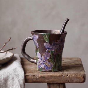 Hand-Painted Iris Mug | Handmade Black Pottery Coffee Mug 400ml with Spoon | Rustic Purple Flower Ceramic Cup | Wabi Sabi Gift