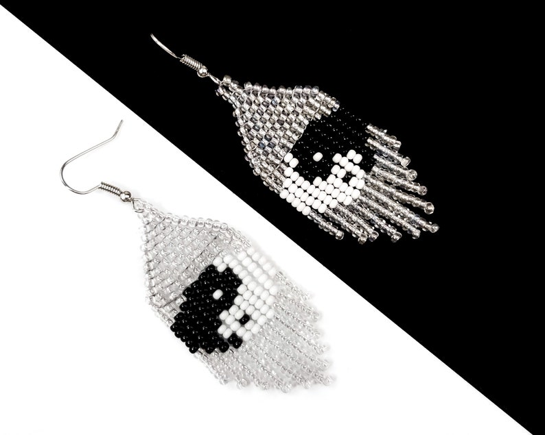 Yin yang earrings Yin and yang Yin yang symbol Yin yang jewelry Black white earrings Yoga earrings Unique earrings Everyday earrings Beaded