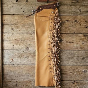 Chaps pour fusil de chasse western en cuir personnalisées avec franges | Équipement de rodéo fait main | Chaps unisexes de cow-boy et de cow-girl | Jambières d'équitation personnalisées