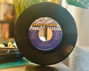 Sail On - Commodores - 7-Inch Vinyl Record
