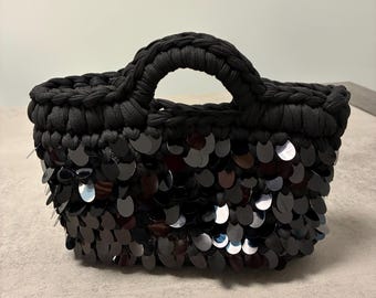 Handgemaakte gehaakte tas met pailletten