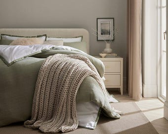 Natural Chunky Knit Throw Blanket, Cream & Navy Knitted Sofa Throw, Soft Bed Runner, Textured Couch Blanket, Rustic Neutral Home Decor