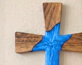 Croce in noce personalizzata, decorazione murale cristiana in resina epossidica con incisione personalizzata, regalo religioso