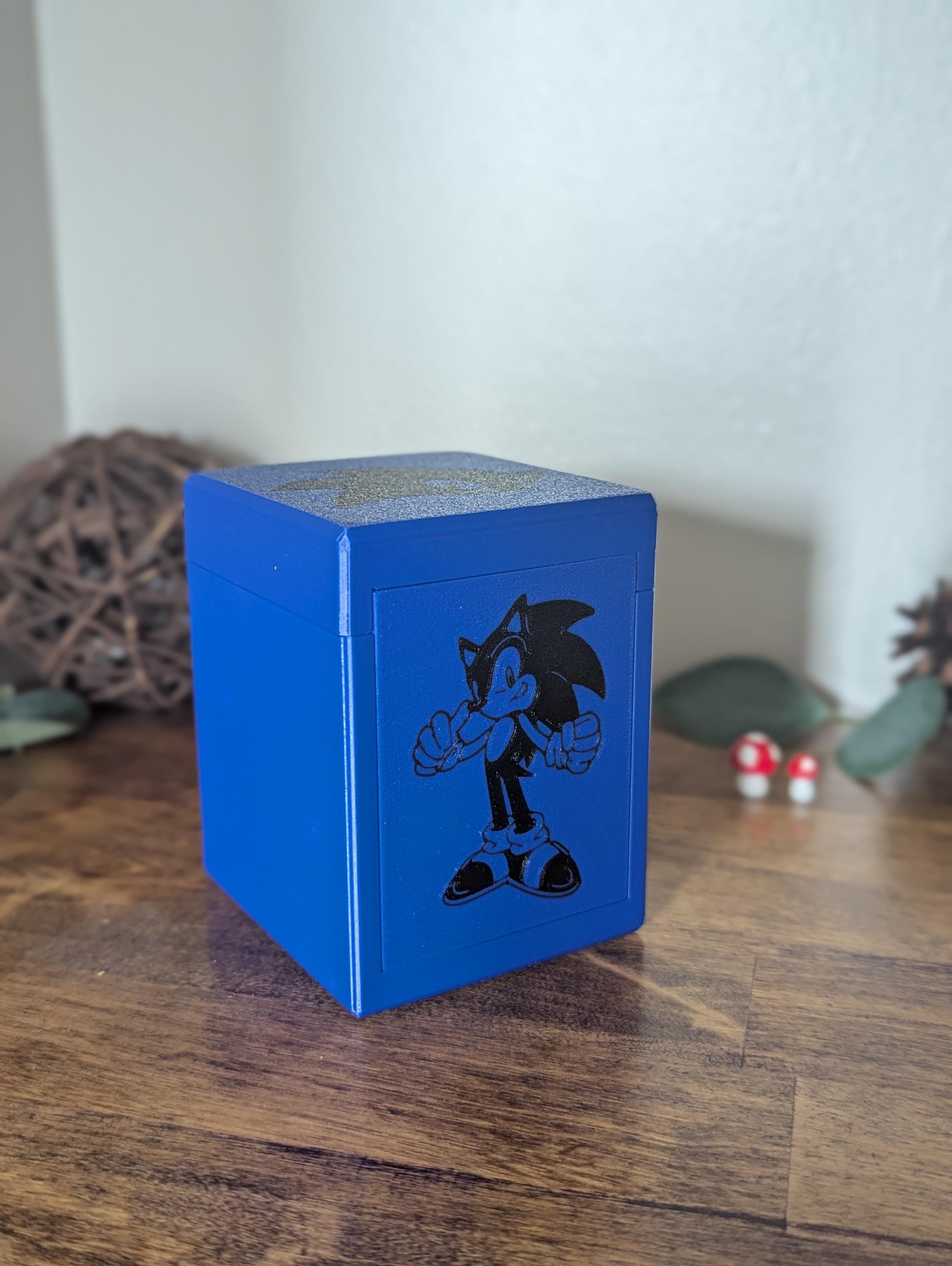 Sonic the Hedge Characters Commander Display Deck Box. Holds 100+