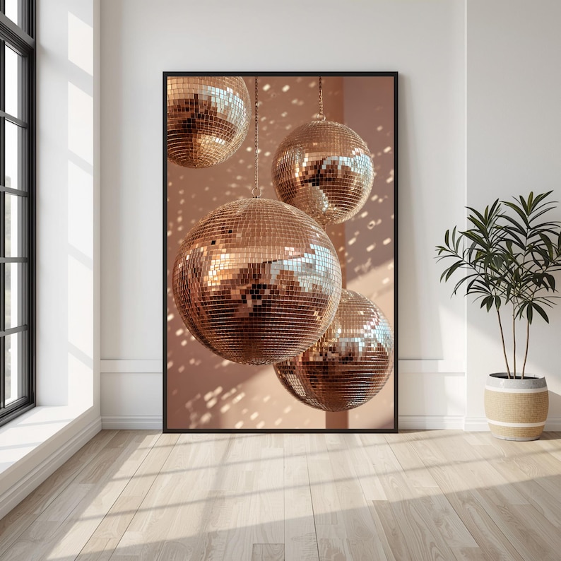 Discokugel-Wandbild, Spiegelkugel-Deko, Retro-Glamour-Fotografie, Disco-Ästhetik, Moderne Wohndeko, Wandbild für Musikzimmer, Studio-Deko Bild 5