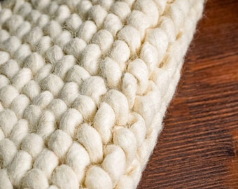 Ivory Chunky Knit Wool Rug, Handwoven Chunky Wool Carpet, Scandinavian Minimalist Area Rug, Thick Braided Wool Rug, Cozy Modern Floor Rug