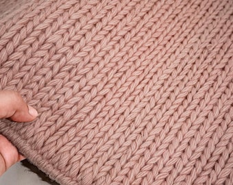 Blush Pink Chunky Knit Rug, Handwoven Wool Area Rug, Soft Scandinavian Floor Carpet, Modern Minimalist Rug, Bedroom Decor, Handmade Knit Rug