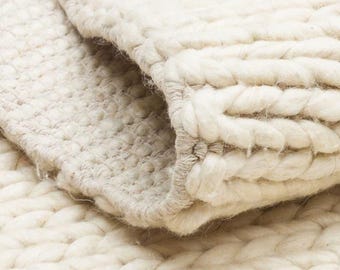 Handwoven Chunky Wool Rug – Thick Scandinavian Natural Area Carpet – Cozy Minimal Boho Runner