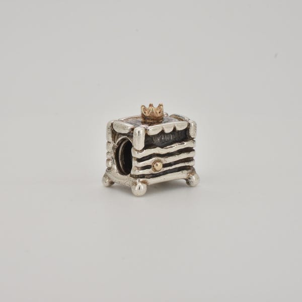 Pandora Princess and the Pea-bedel – sterlingzilver, 14 kt gouden sprookjessieraden