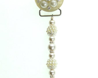 Cream  Vintage Flower and Pearl Pacifier Clip (MSRP 33.00)