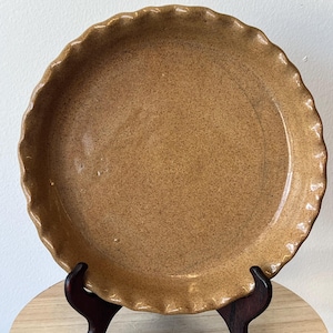 Plato de cerámica vintage para tarta – Plato de gres con borde festoneado – Recipiente rústico para tarta de manzana
