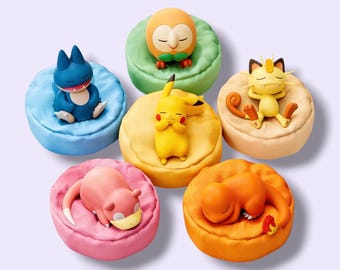 Schlafende Pokémon-Minifiguren – Pikachu, Munchlax, Rowlet, Slowpoke, Charmander & Mauzi | Kawaii-Anime-Schreibtischdeko
