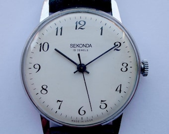 Rare Vintage SECONDA cal. 2609HA Russian Vrist watch Runs & Keep Time - New Leather band