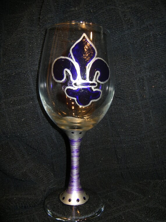 Items similar to Hand Painted Fleur De Lis Wine Glass on Etsy