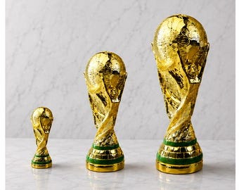 Réplica del trofeo de la Copa Mundial 2026 / Copa de campeonato de resina dorada, regalo para aficionados al fútbol, decoración de escritorio y oficina, artículo de colección deportivo.