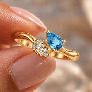 Anillo Toi Et Moi de oro de 14 quilates con topacio azul, delicado anillo de dos piedras con diseño de arco, joyería con la piedra de nacimiento de diciembre, anillo personalizado para parejas, regalo de aniversario para ella.