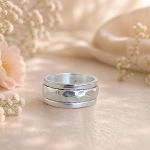 Anillo giratorio martillado de plata de ley, banda antiestrés texturizada, joyería de meditación unisex
