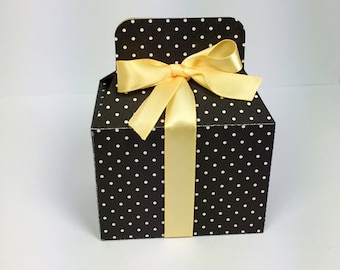 Ribbon Favor Box