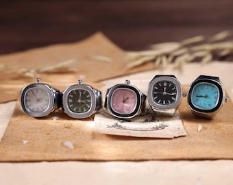 Anillo de plata personalizado para mujer, reloj de dedo ajustable grabado, mini reloj de cuarzo vintage, regalo de joyería único para ella.