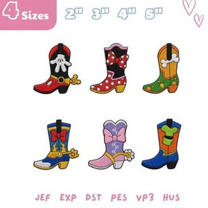 Puede incluir: Seis parches bordados con forma de botas vaqueras con varios diseños de personajes, incluyendo lunares, lazos y huesos. El texto 4 Sizes 2" 3" 4" 5" aparece en la parte superior, y los formatos JEF, EXP, DST, PES, VP3, HUS están abajo.