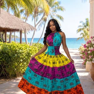Maxikleid mit afrikanischem Print und Neckholder | Offener Rücken, Resortmode aus Ankara-Baumwolle
