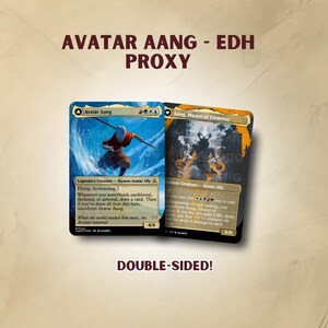 Peut inclure: Deux cartes à collectionner recto-verso représentant Avatar Aang. Une carte montre Aang en action avec la maîtrise de l'eau, l'autre montre Aang en tant que Maître des Éléments. Les cartes ont un code couleur bleu et orange.