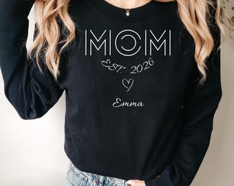 Sudadera personalizada "Mamá desde 2026", regalo para mamá primeriza, regalo para el primer Día de la Madre, suéter con nombre personalizado, regalo para baby shower, sudadera minimalista para mamá.