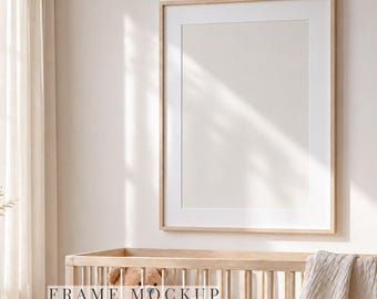 Kinderzimmer Wand Mockup | DIN A Ratio Eichenrahmen im Babyzimmer | Minimalist Kinderzimmer PSD | Posterständer mit Teddybär & Sonnenlicht
