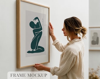 2:3 Bilderrahmen Mockup PSD, Frau Hängerahmen Mockup, Eiche Eiche hell Poster Mockup, Skandinavische Wand Kunst Mockup, JPG Download