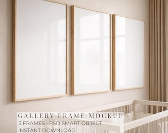 Kinderzimmer-Galeriewandmockup, 3er-Set Holzrahmen-Modell, Babyzimmer-Innenraummodell, vertikales Poster im Verhältnis 2: 3 PSD Smart Objekt & JPG