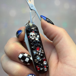 MINI Strass Utensilien Kit – “HEX” | Schwarz Rot Bling Multi-Tool | Gothic/Alt Taschenmesser