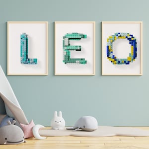 Poster personalizzati con lettere • Un poster per ogni personaggio • Scritta con nome in stile mattone • Decorazione per cameretta e asilo nido