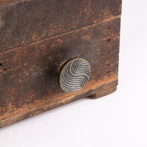 Large Fingerprint Knob, Antique Brass Finish, Round Drawer Hardware