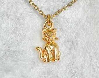 18金メッキの猫のペンダント