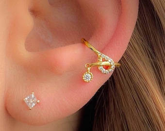 18金メッキのカフブレスレット（ピアス穴不要）