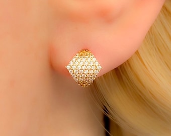 ダイヤモンド型スタッドピアス - ジルコニウム - 18金メッキ