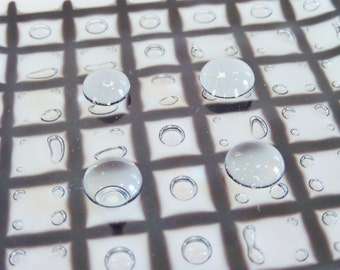 Fused Glass Soap Dish for Hand Made Soap with Raised Dots Bubble Grid Design White with Black Grid