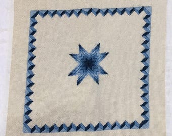 Handgearbeitetes Einzelkissen mit Scheune Stern in blau Ivory Cottagecore