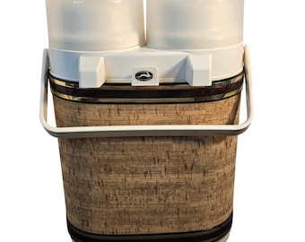 Dispensador doble de bebidas Kraftware vintage, con aislamiento de vinilo y corcho, ideal para picnics.