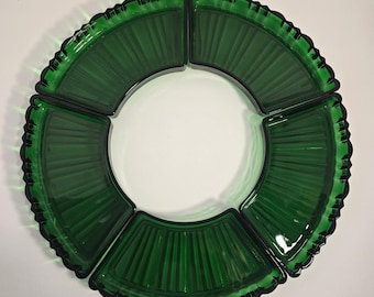 美しいエメラルドグリーンのガラス製レリッシュトレイセット（5点セット、波型リブ付き）