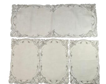 Set di 4 tovagliette/runner da tavola vintage in lino color crema con pizzo traforato e motivi floreali e frutta