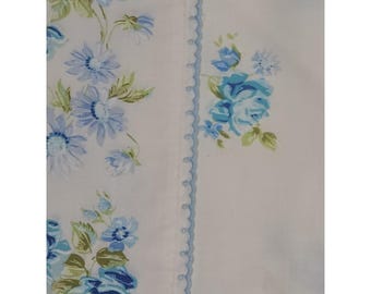 Sábana individual vintage JC Penney Penn-Press, color aguamarina con estampado floral, 72x104 pulgadas, muselina sin planchado, década de 1970.