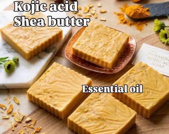 Sapone schiarente artigianale a base di curcuma e acido cogico / Correttore naturale per macchie scure, iperpigmentazione e cicatrici da acne