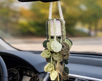 planta colgante de espejo retrovisor hecha a mano con ganchillo