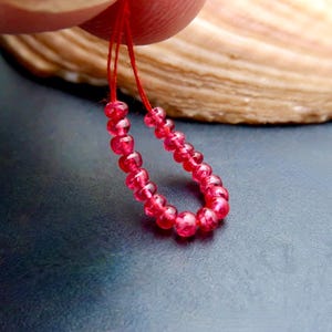 19 perle di spinello birmano di qualità gemma AAAAA, rosso sangue brillante e vivido, fantastiche e rare - 1,75 ct - 2,2-2,5 mm