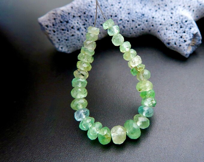 Pierre Précieuse Kornerupine Verte Naturelle Du Kenya - 2.30 Carats 11.5x9.7x3.2mm - Neuf Avec étiquettes