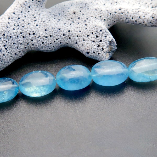 5 nouvelles perles ovales aigue-marine brésilienne rares bleu foncé véritable AAAA + 7,8-8,5 mm - 21,00 cts - 2,30 pouces * Couleur fine