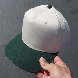 Gorras Trucker Vintage Exclusivas en Blanco - Raras combinaciones de dos tonos, camuflaje y colores lisos - La gorra perfecta para uso diario y personalización