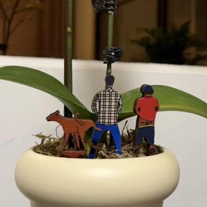 Estacas de plantas com cachorro fazendo xixi, decoração de jardim divertida, enfeites em miniatura para vasos de plantas.